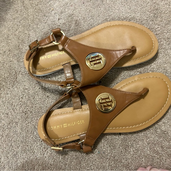 **Never worn**Tommy Hilfiger Tan Sandals with Gold Logo - Picture 2 of 5